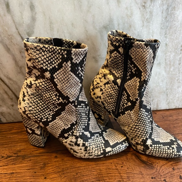 ALDO Snake Skin Ankle Boots - Picture 1 of 8